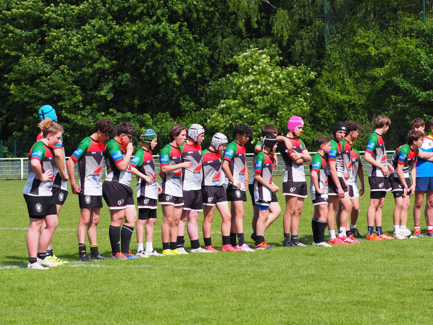 Équipe U16 alignée avant un match, entente Chantilly-Senlis